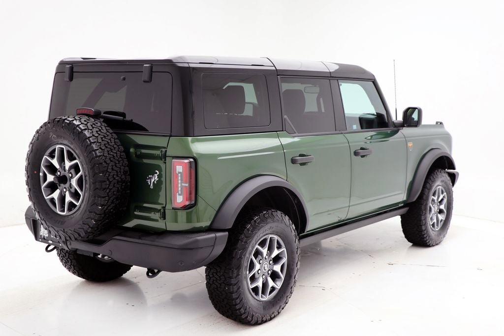 Used 2025 Ford Bronco Badlands image 9