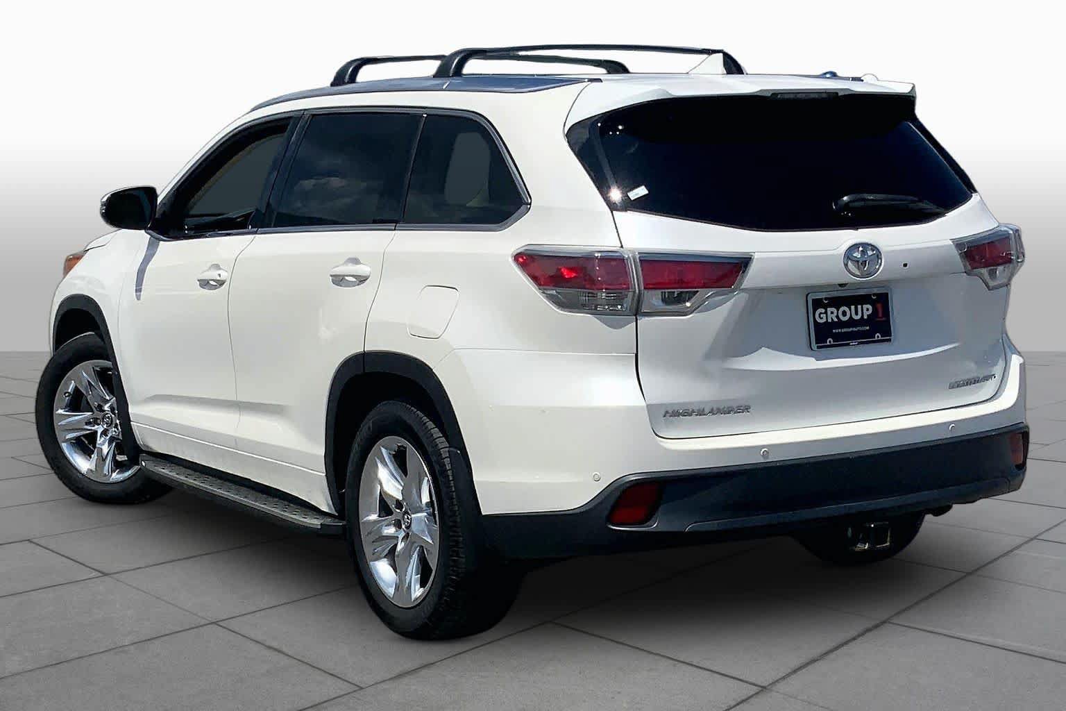 Used 2016 Toyota Highlander Limited w/ Driver Technology Package AWD/4WD image 11