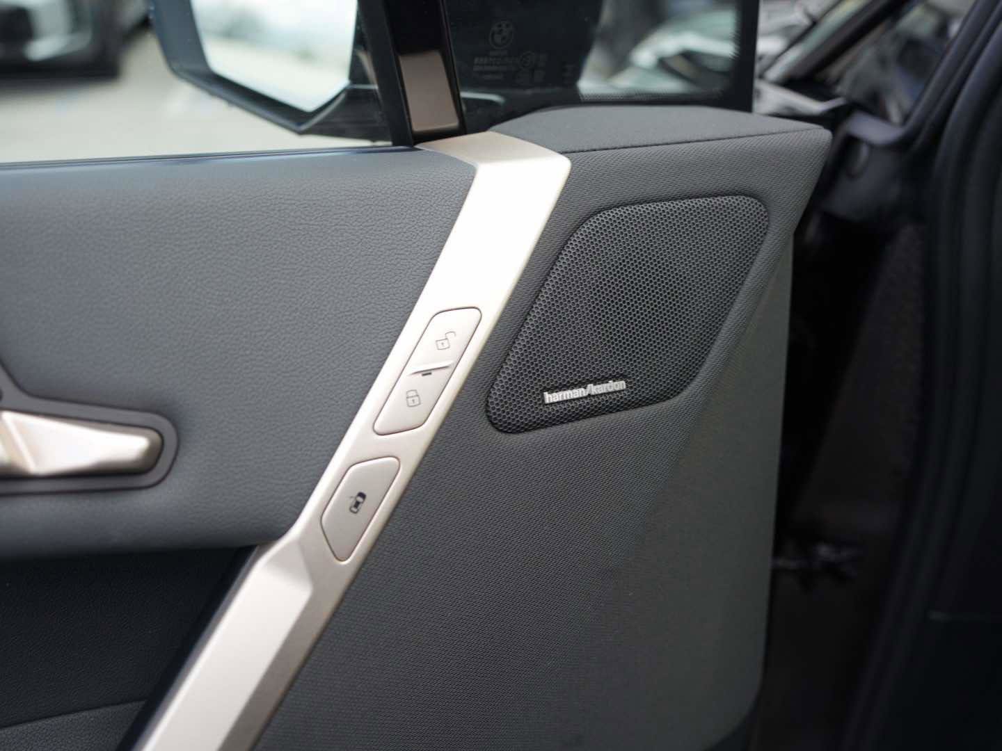 Used 2025 BMW iX xDrive50 w/ Convenience Package image 14