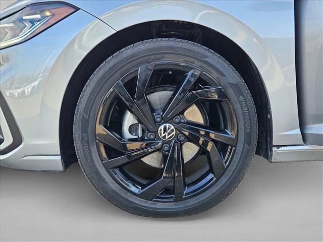 Used 2025 Volkswagen Jetta SE image 23