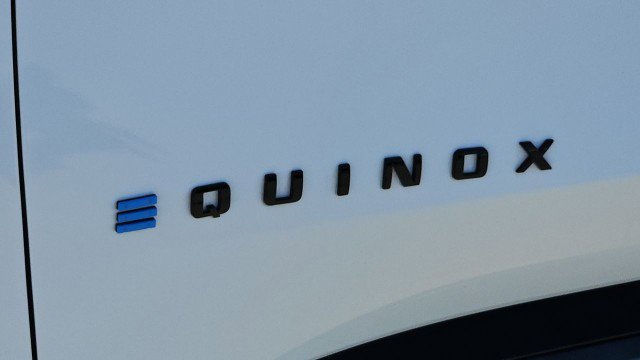 Used 2024 Chevrolet Equinox EV RS FWD image 30