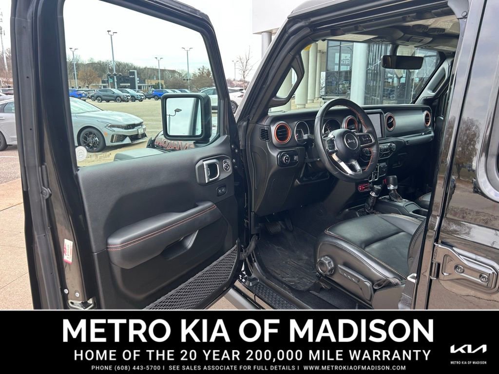 Used 2023 Jeep Gladiator Mojave w/ Cold Weather Group image 11
