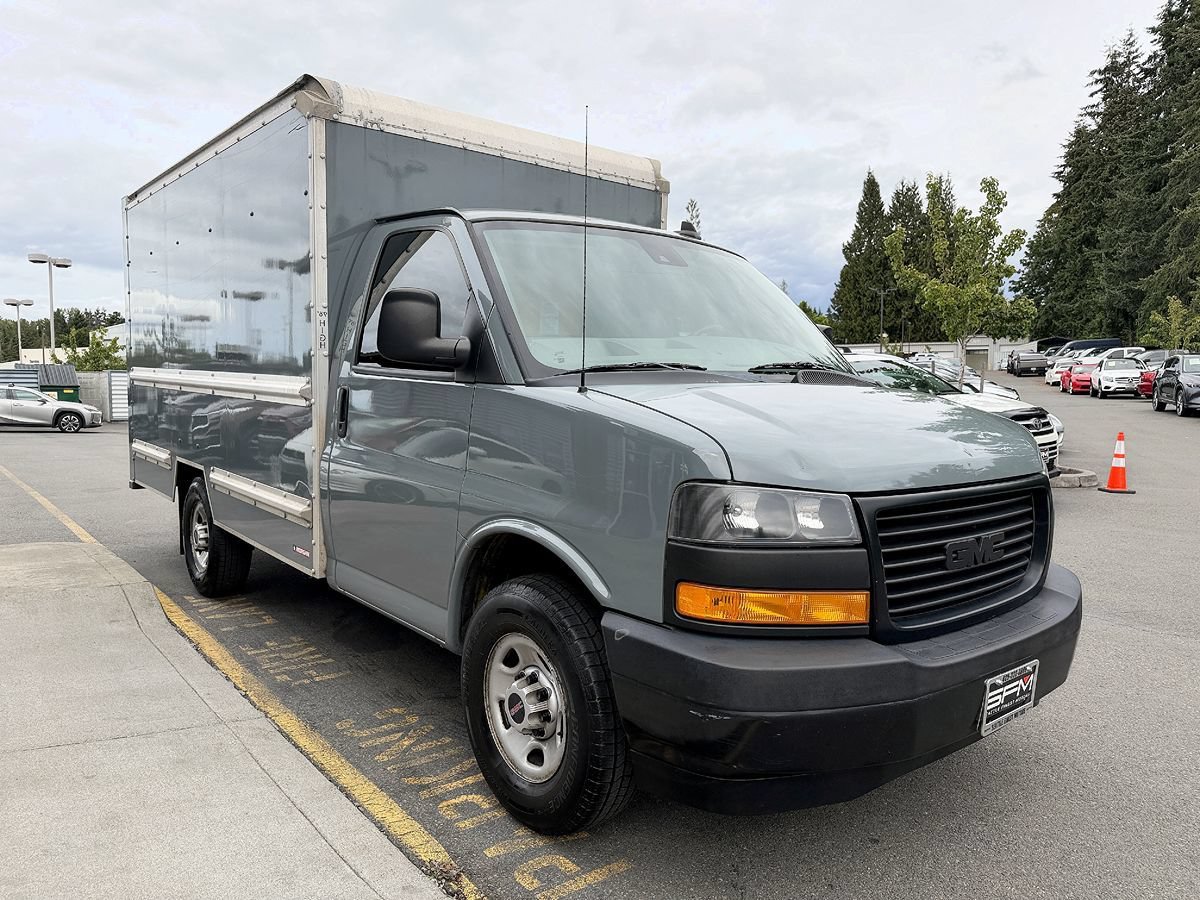 Used 2019 GMC Savana 3500 w/ Driver Convenience Package RWD image 6