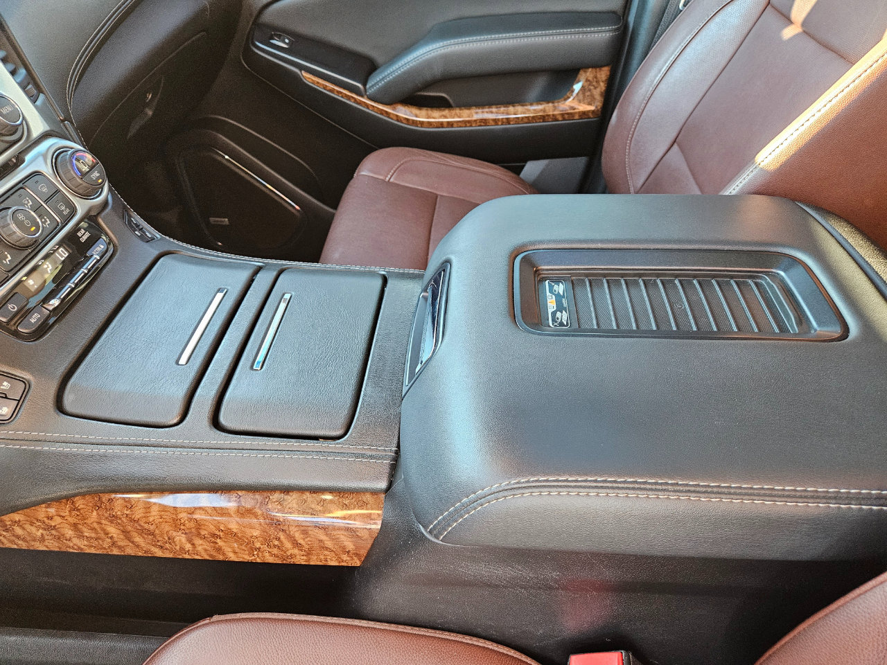 Used 2019 Chevrolet Tahoe Premier w/ Premier Plus Edition image 13