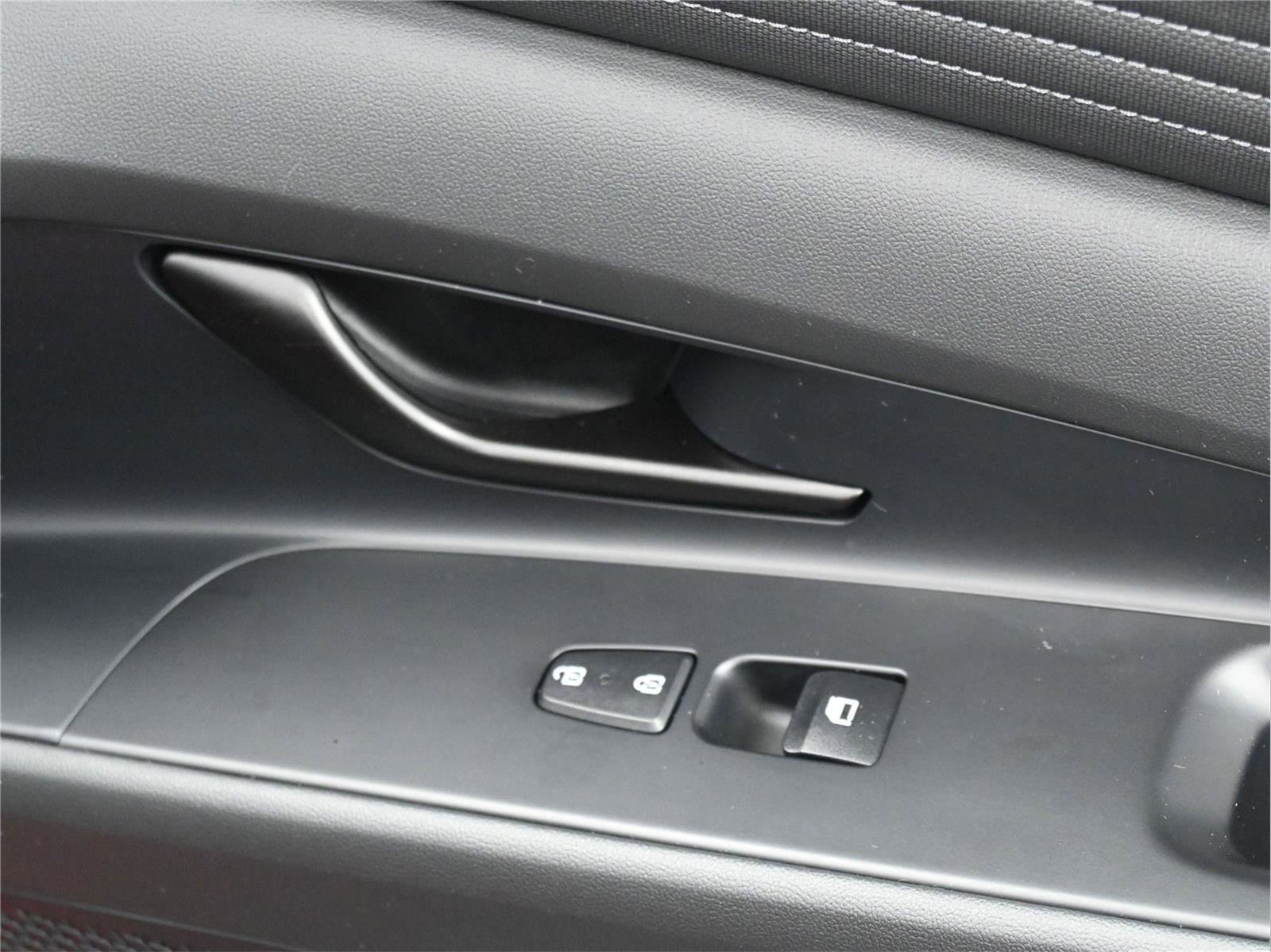 Certified 2025 Hyundai Elantra Sport image 5