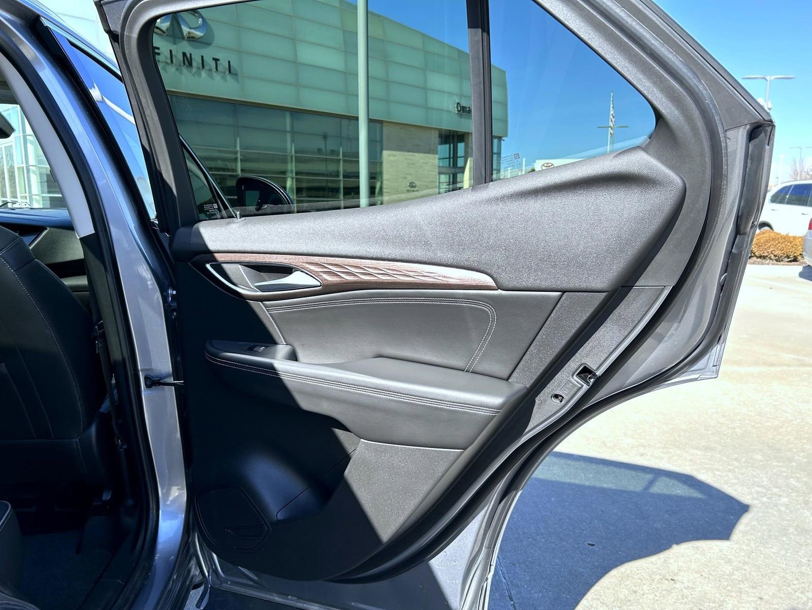 Used 2021 Buick Envision Avenir image 17