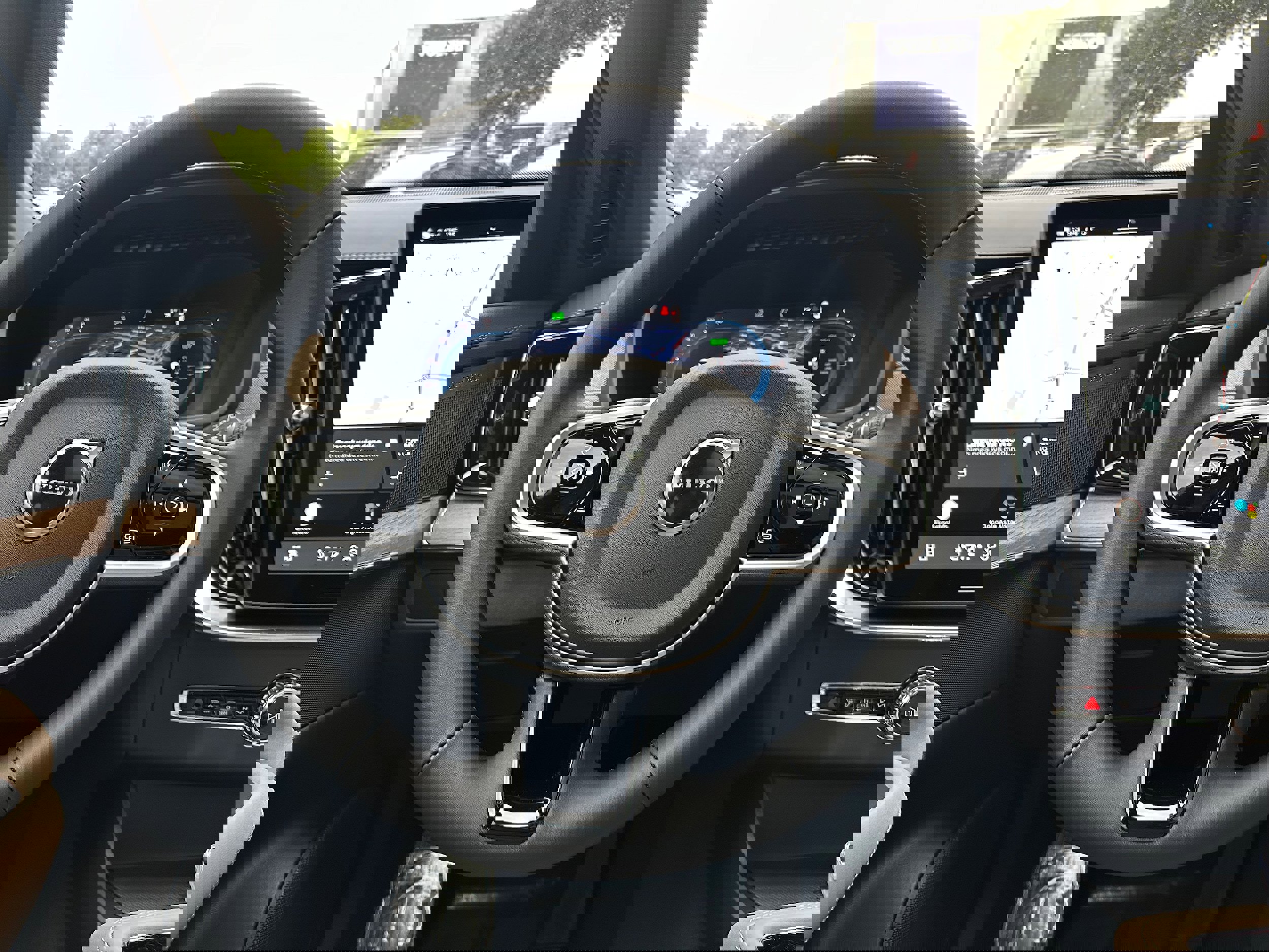 New 2025 Volvo XC90 T8 Plus w/ Protection Package Premier image 15