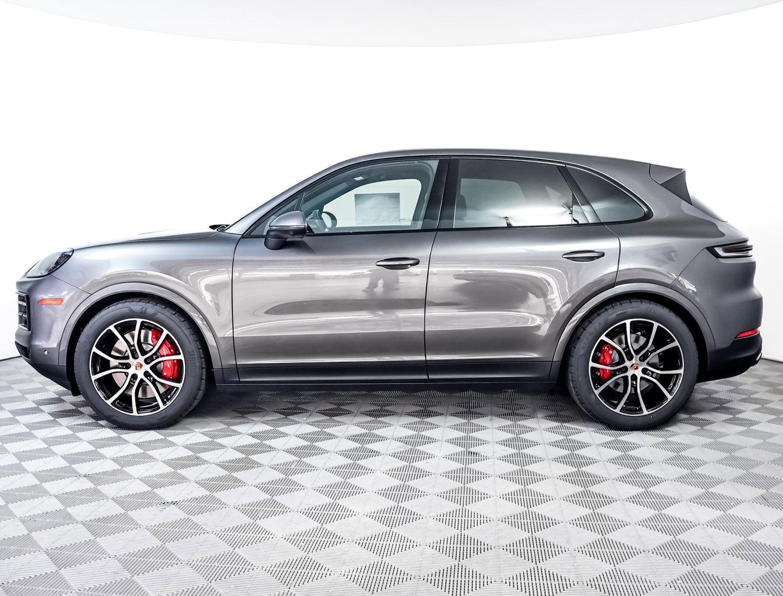 New 2026 Porsche Cayenne S image 2