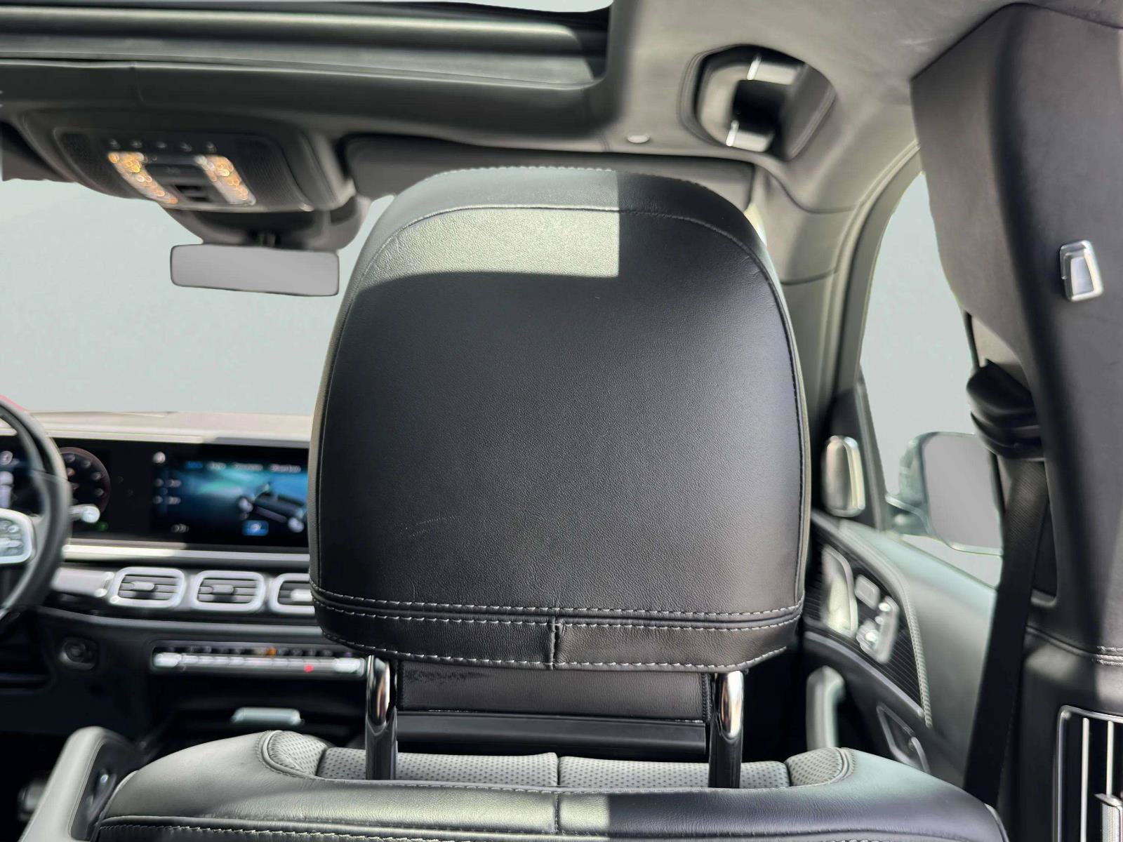 Used 2022 Mercedes-Benz Maybach GLS 600 4MATIC image 96