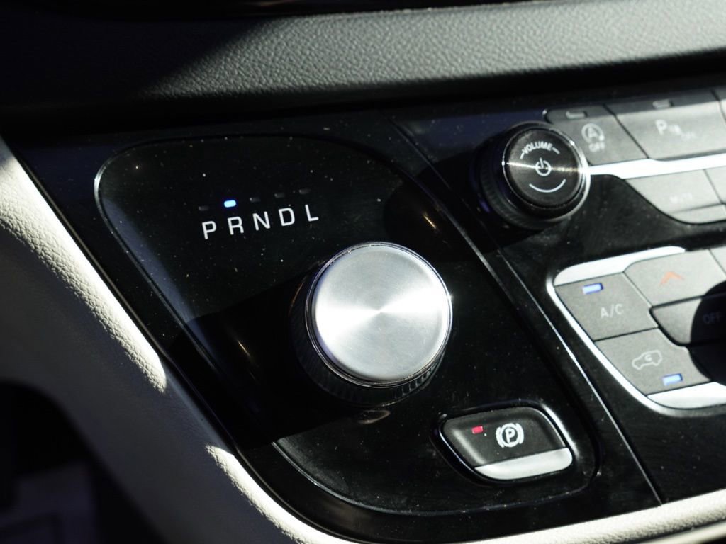 Used 2022 Chrysler Pacifica Touring-L image 18