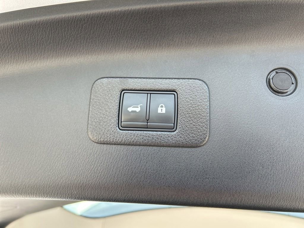 Used 2022 Nissan Armada SV w/ SV Appearance Package RWD image 54