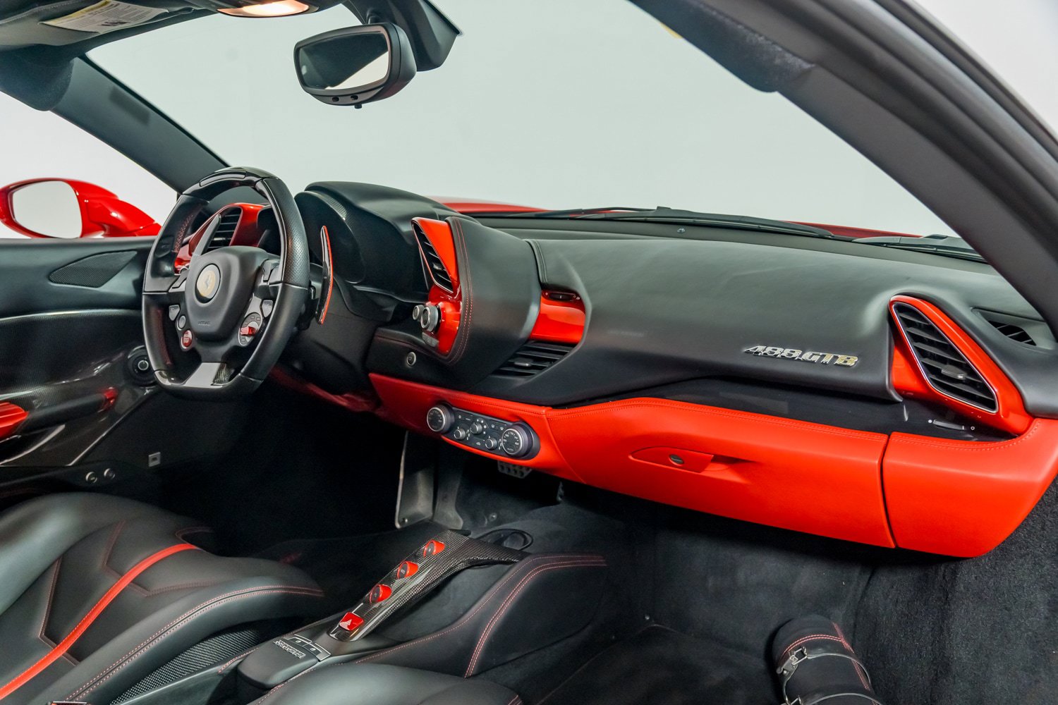 Used 2018 Ferrari 488 GTB RWD image 29