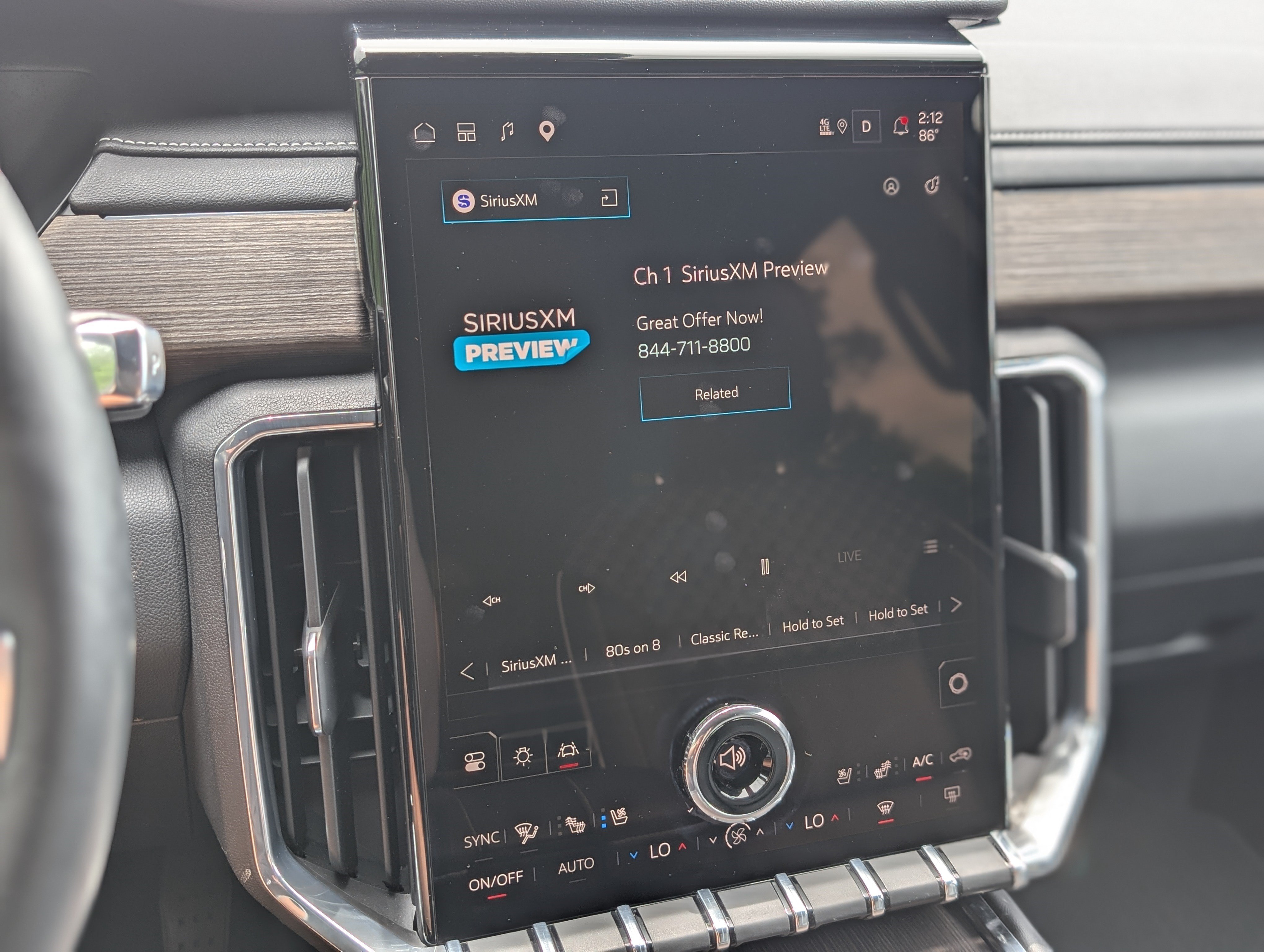Used 2024 GMC Acadia Denali FWD image 31