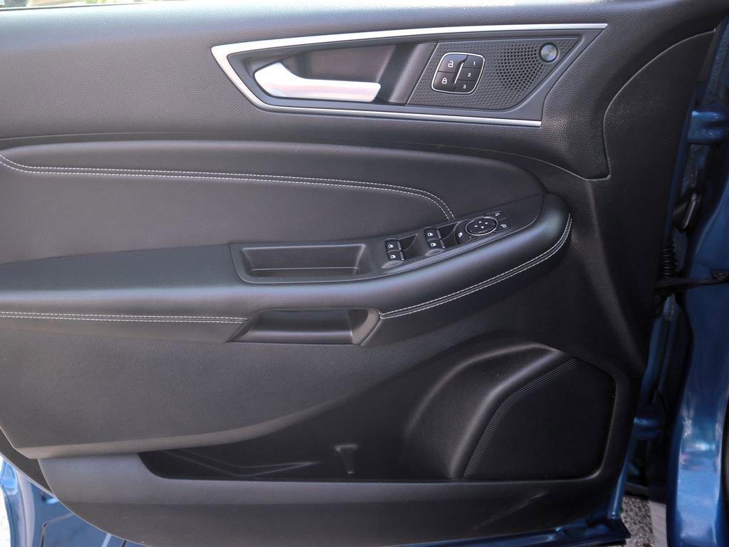 Used 2024 Ford Edge Titanium image 17
