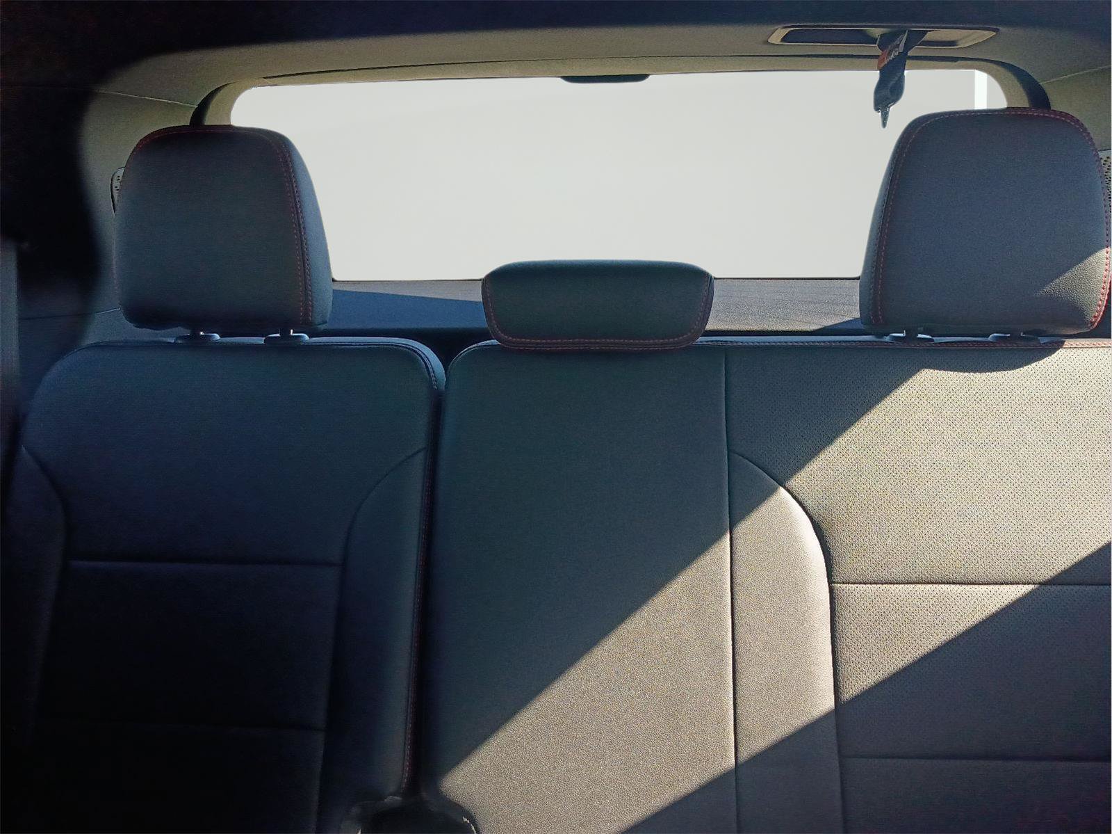 Used 2026 Chevrolet Traverse RS FWD image 35