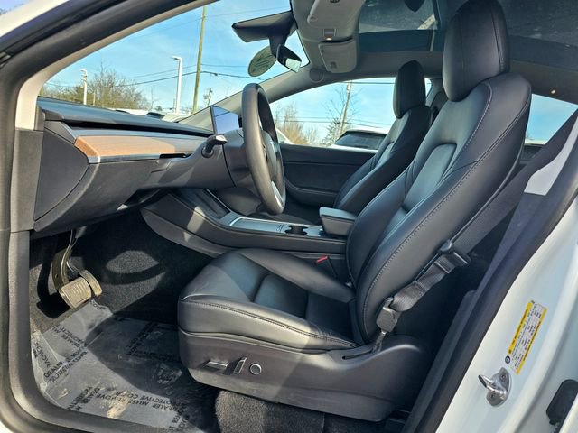 Used 2022 Tesla Model Y Long Range image 18