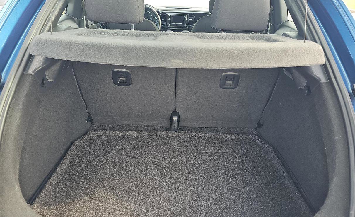 Used 2018 Volkswagen Beetle 2.0T S FWD image 18