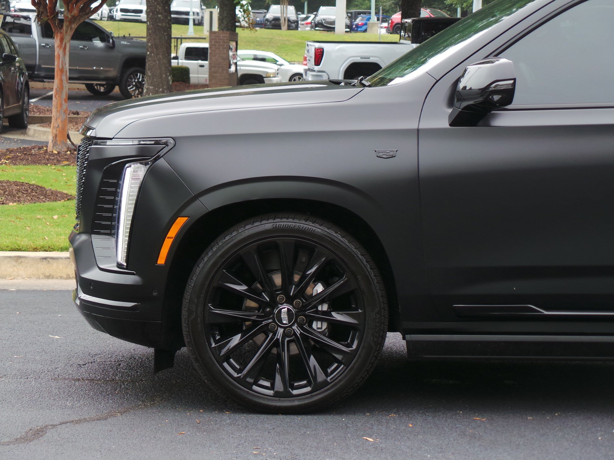 Used 2026 Cadillac Escalade Platinum Sport w/ LPO, ONYX Package AWD/4WD image 32