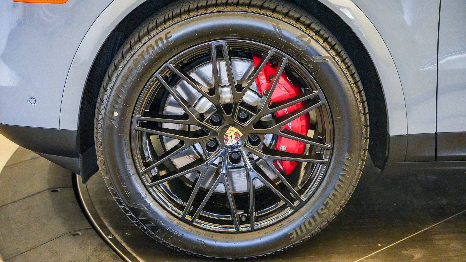Used 2024 Porsche Cayenne S AWD/4WD image 9