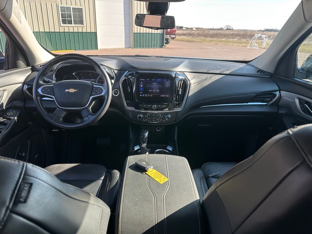 Used 2021 Chevrolet Traverse LT w/ LT Premium Package image 26