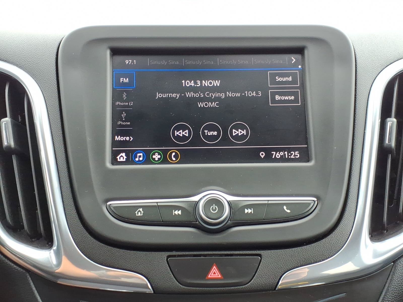 Used 2020 Chevrolet Equinox LT w/ Driver Convenience Package AWD/4WD image 17