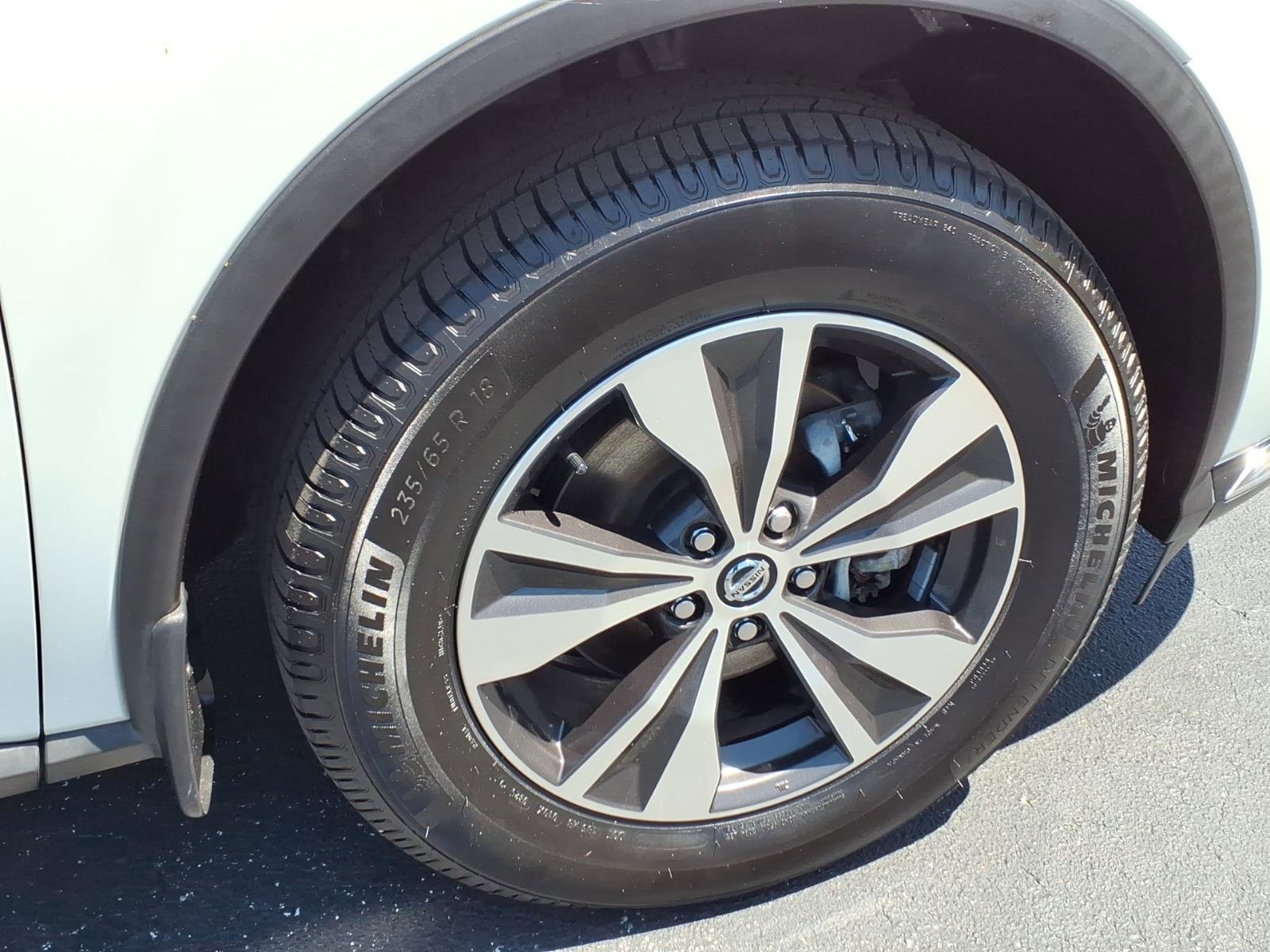 Used 2020 Nissan Murano SV image 18