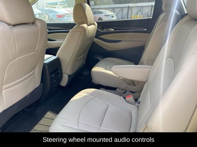 Used 2018 Buick Enclave Essence image 12