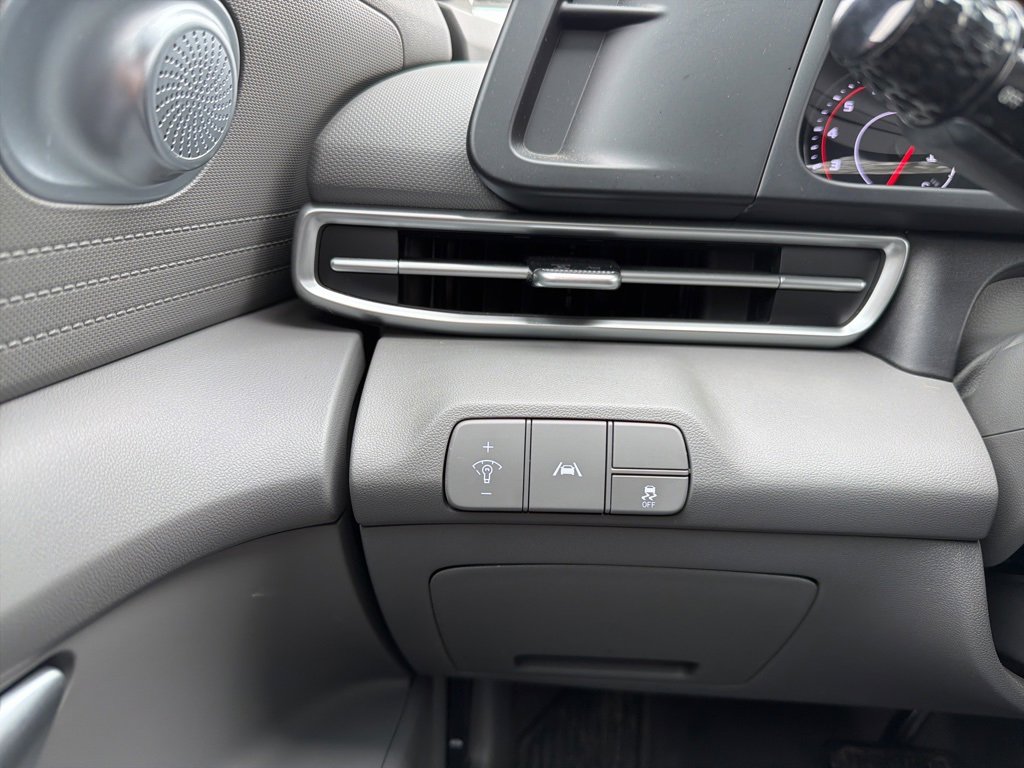 Certified 2023 Hyundai Elantra SEL w/ Preferred Accessory Package image 29