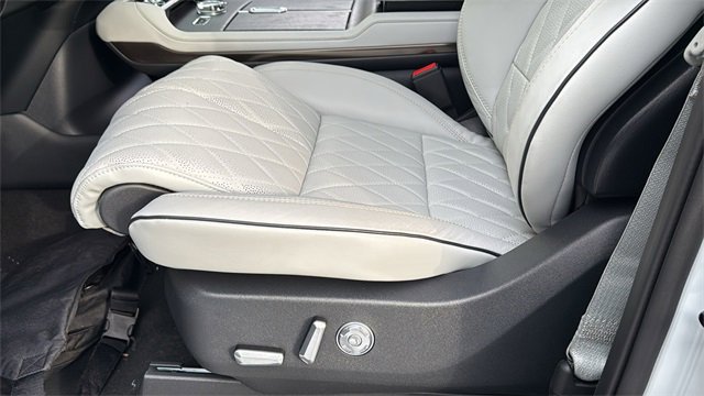 New 2026 Lincoln Navigator L Black Label image 20