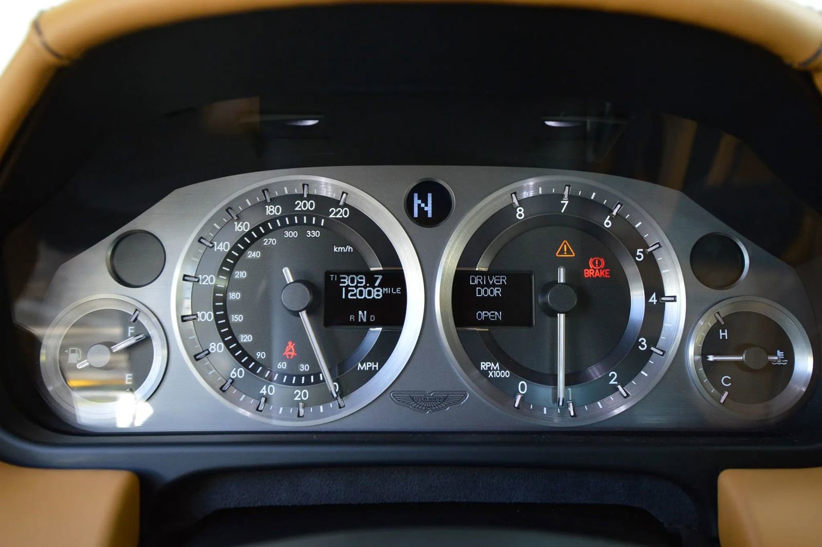 Used 2008 Aston Martin V8 Vantage Coupe image 40