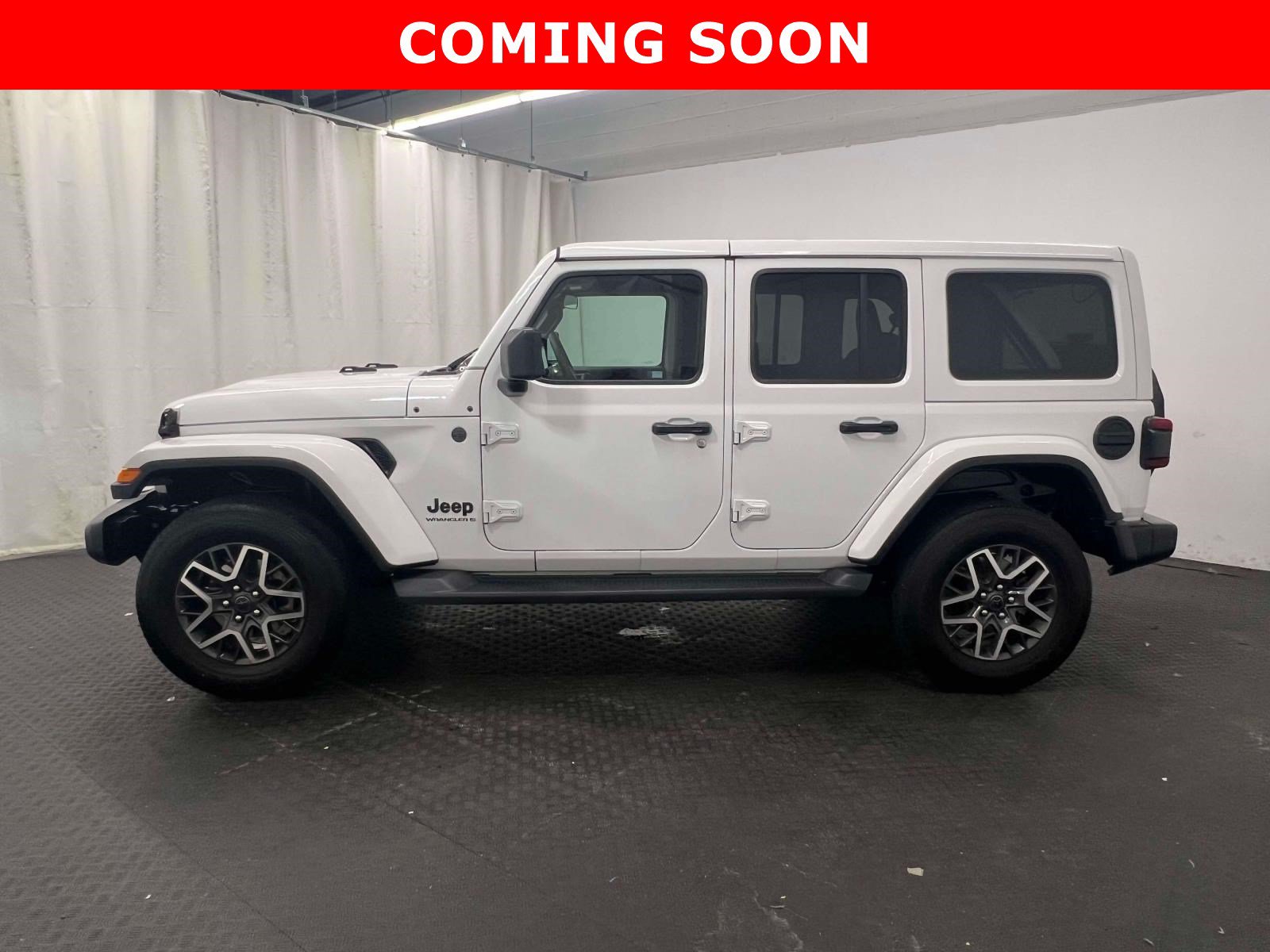 Certified 2025 Jeep Wrangler Unlimited Sahara w/ Safety Group AWD/4WD image 9