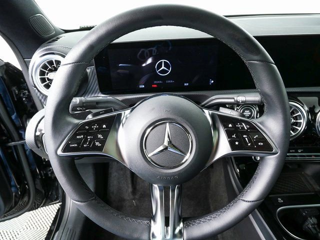Used 2024 Mercedes-Benz CLA 250 image 8