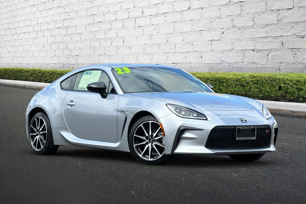 Used 2023 Toyota GR86 image 2