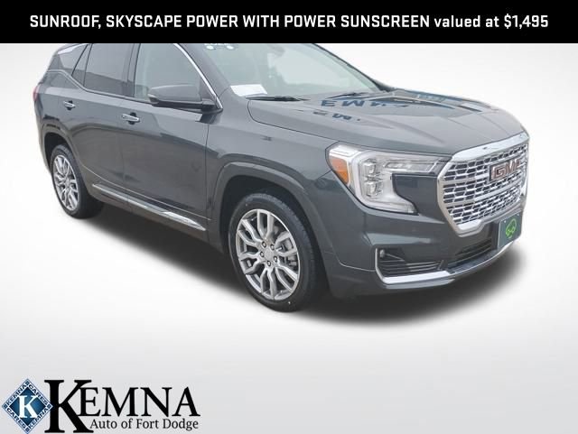 Used 2022 GMC Terrain Denali image 1