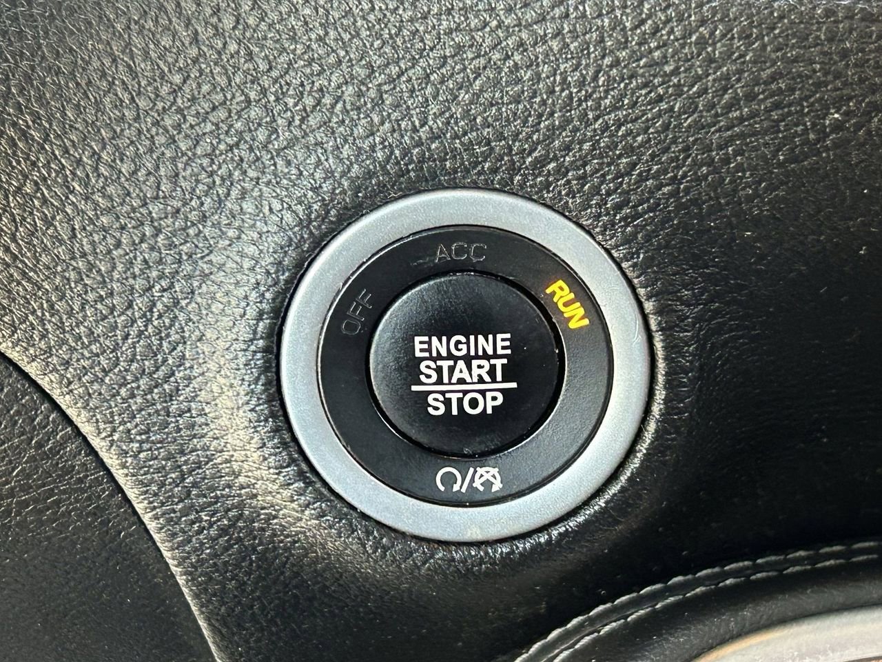 Used 2019 Dodge Challenger SXT image 24