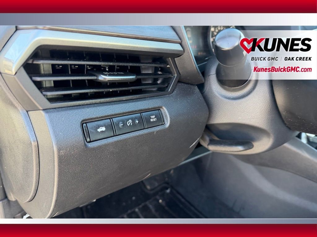 Used 2024 Nissan Altima 2.5 SV image 11