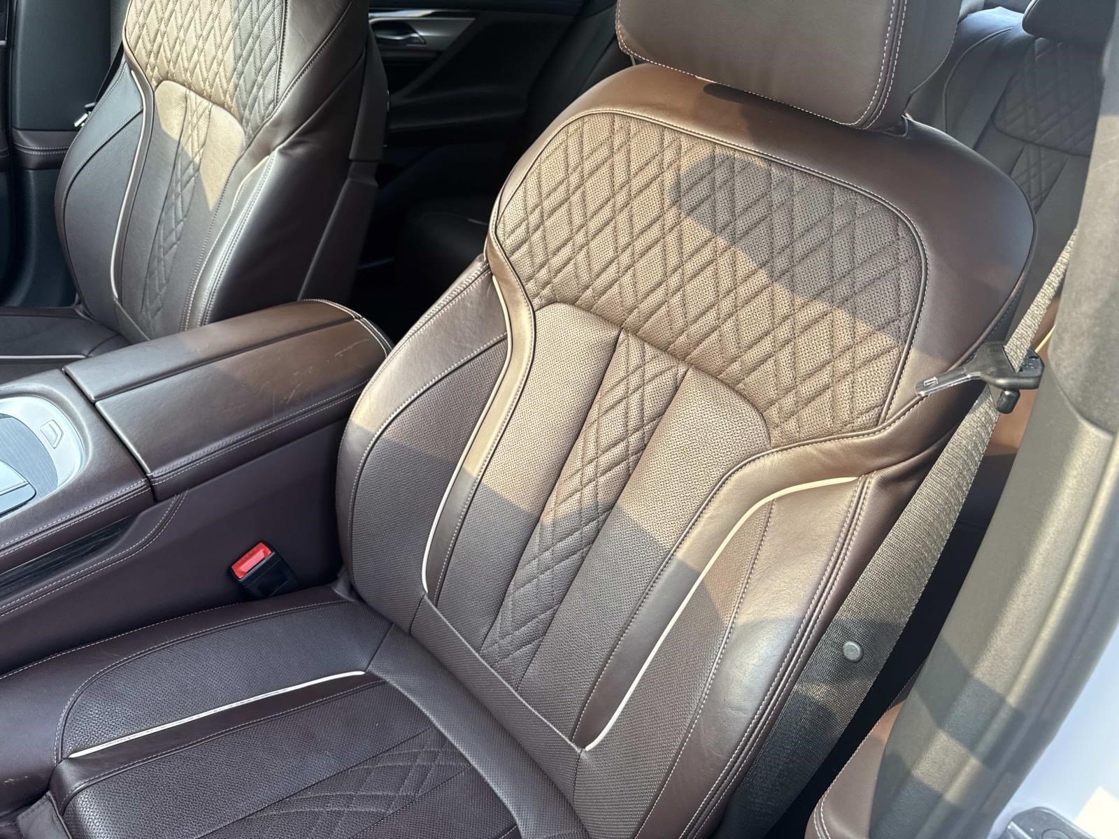 Used 2020 BMW 750i xDrive w/ Executive Package AWD/4WD image 53