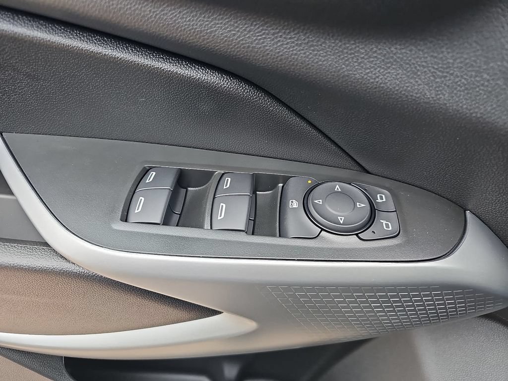 New 2026 Chevrolet Trax LS w/ LS Convenience Package FWD image 27
