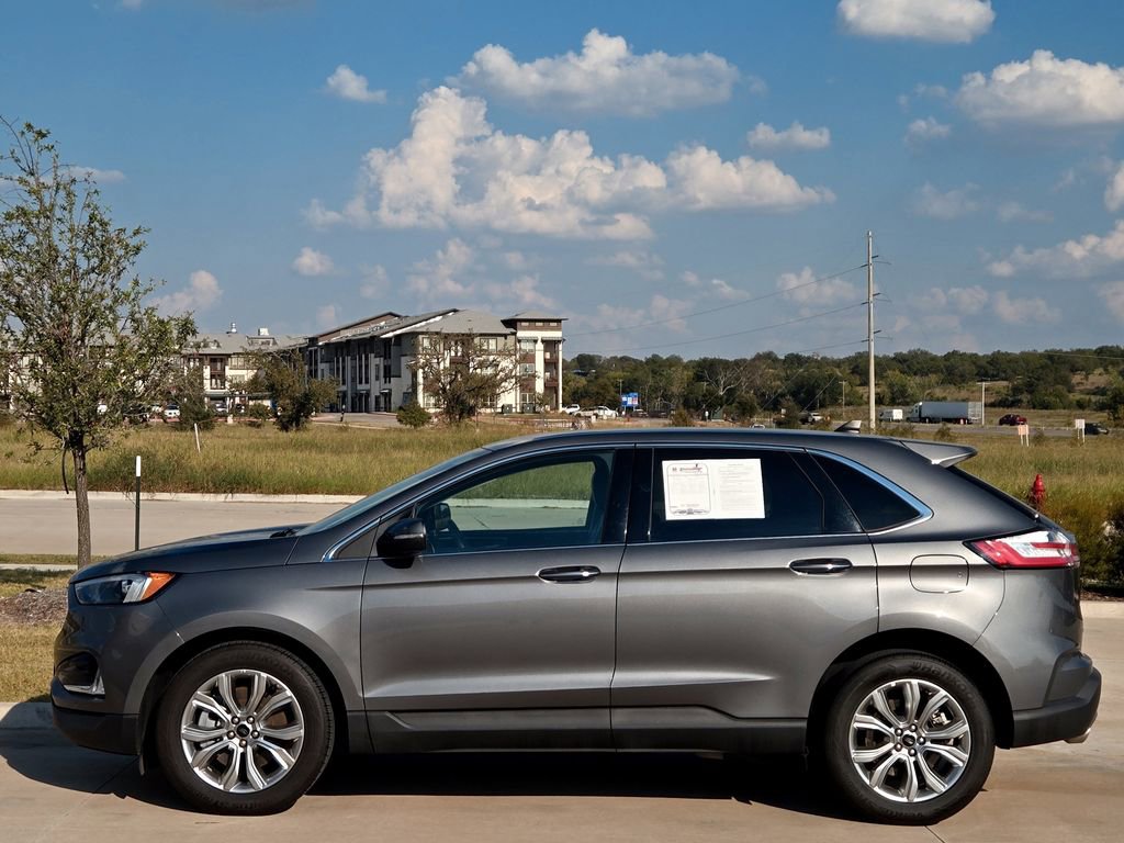 Used 2024 Ford Edge Titanium image 4