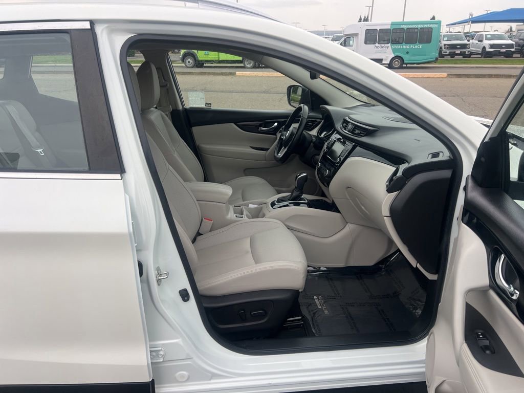 Used 2022 Nissan Rogue Sport SL w/ Premium Package AWD/4WD image 23
