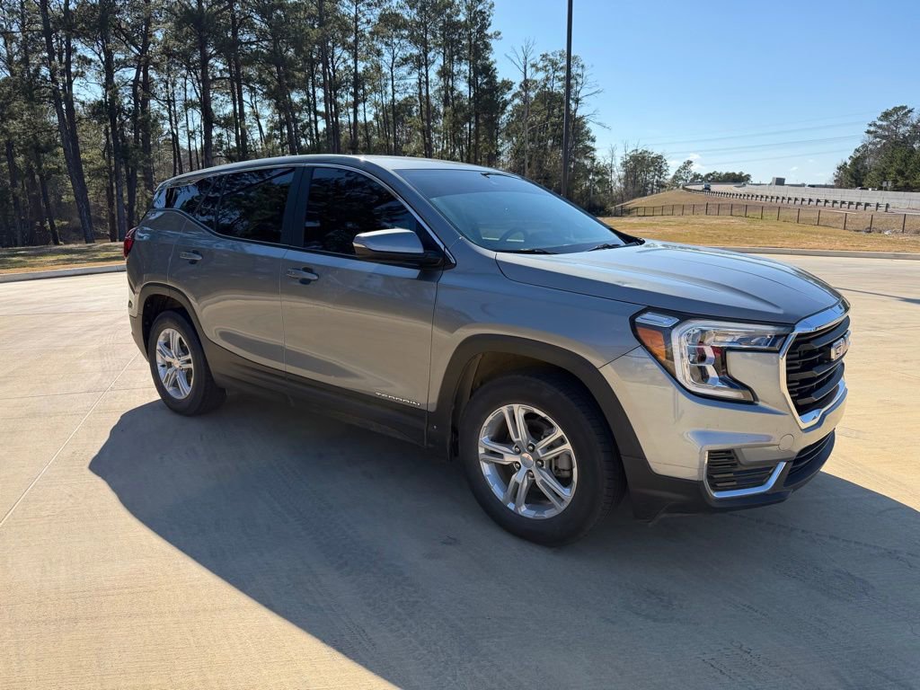 Used 2023 GMC Terrain SLE w/ LPO, Floor Liner Package image 7