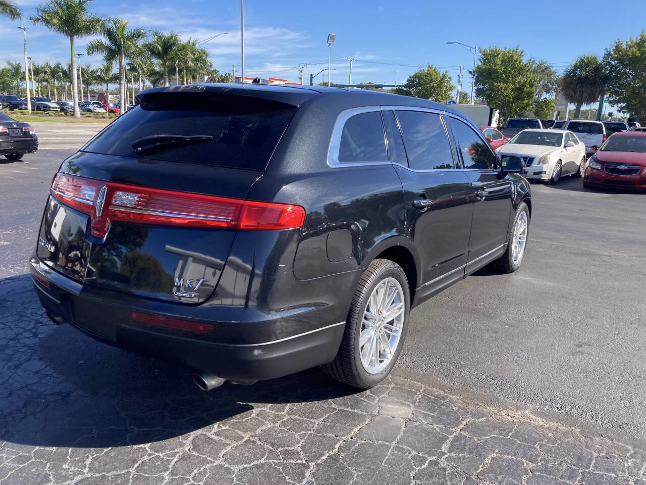 Used 2015 Lincoln MKT AWD w/ Equipment Group 201A image 4