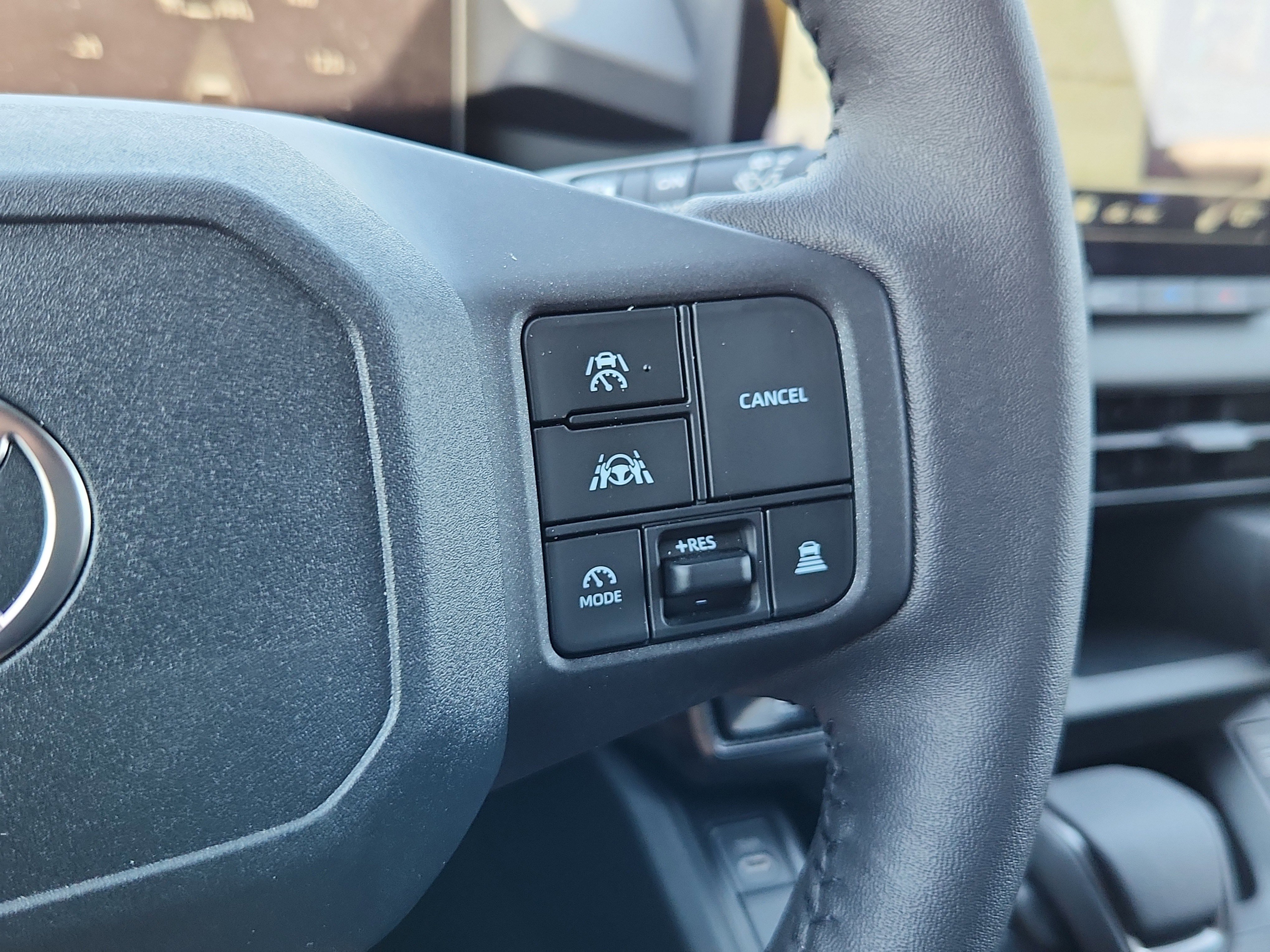 Used 2026 Toyota RAV4 SE w/ Convenience Package FWD image 19