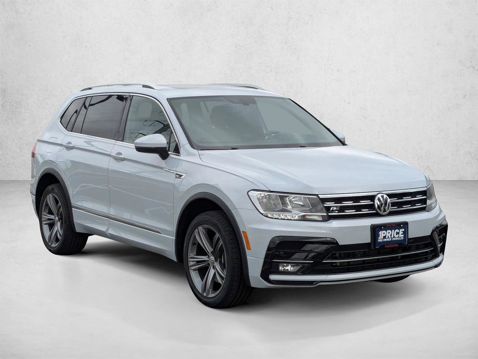 Used 2019 Volkswagen Tiguan SEL R-Line AWD/4WD image 3