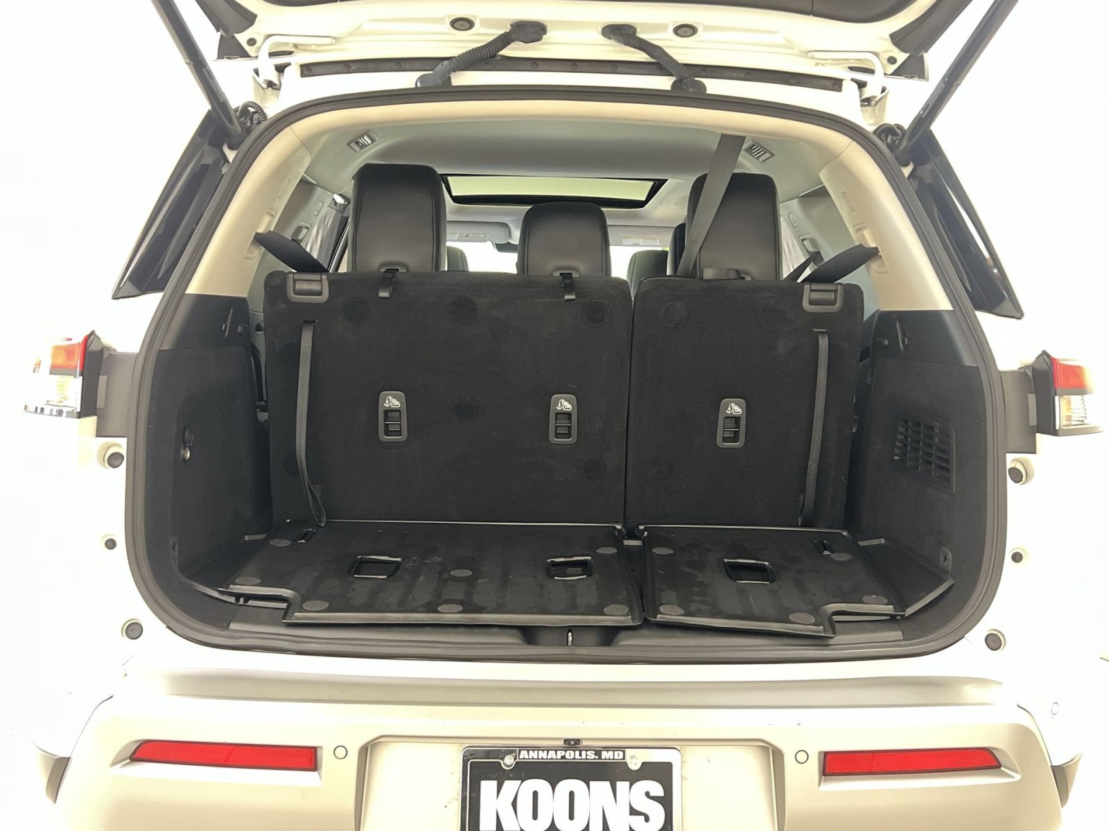 Used 2023 Nissan Pathfinder Platinum image 25