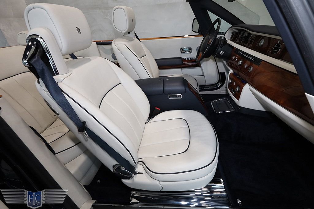 Used 2013 Rolls-Royce Phantom Drophead Coupe image 20