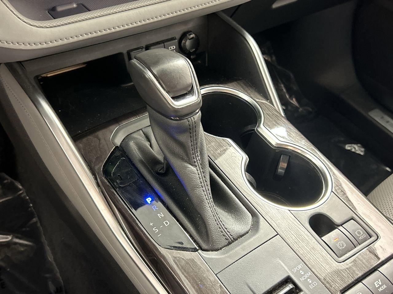 Used 2021 Toyota Highlander Limited image 16