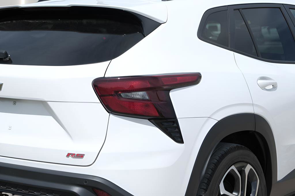 Used 2025 Chevrolet Trax RS w/ Sunroof Package image 34