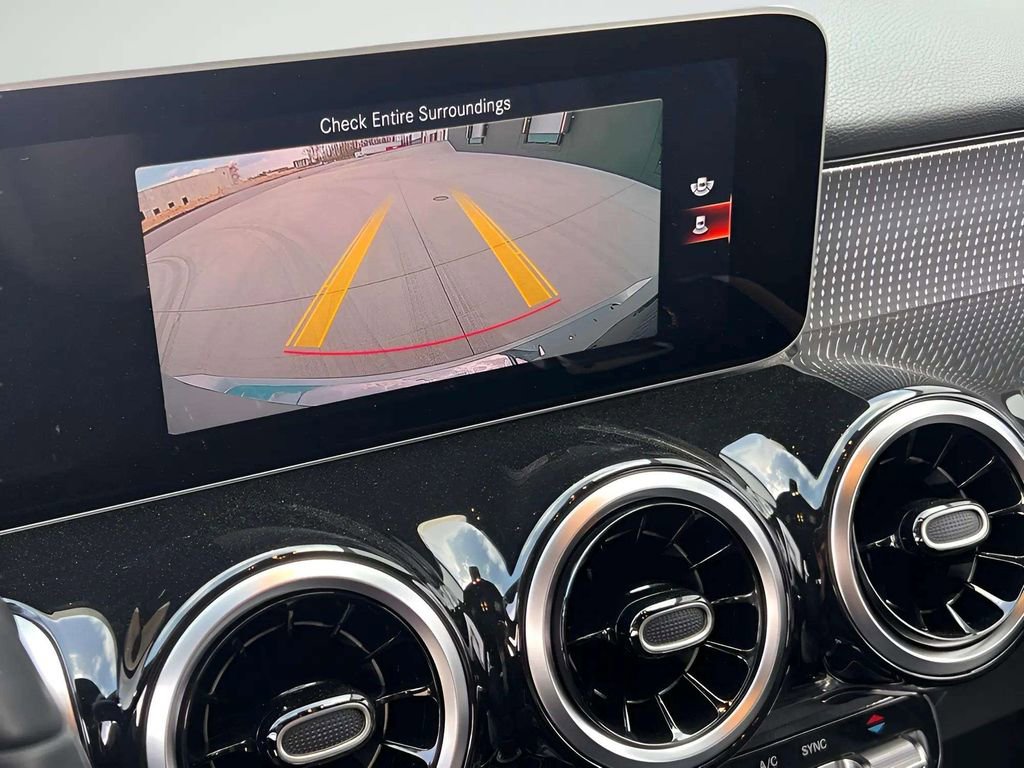 Used 2020 Mercedes-Benz GLB 250 4MATIC image 23