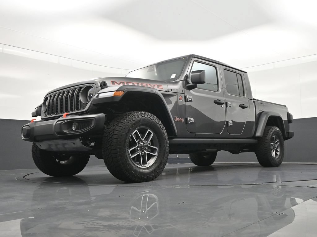 Used 2025 Jeep Gladiator Mojave w/ Convenience Group AWD/4WD image 27